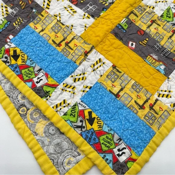 Quilt Handmade Child's Baby Patchwork Hand Quilted Trucks Construction Blanket - Picture 2 of 7